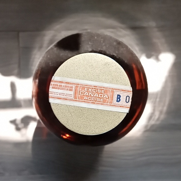 3.79L Canadian Club EMPTY Bottle 1982 - Picture 2 of 5